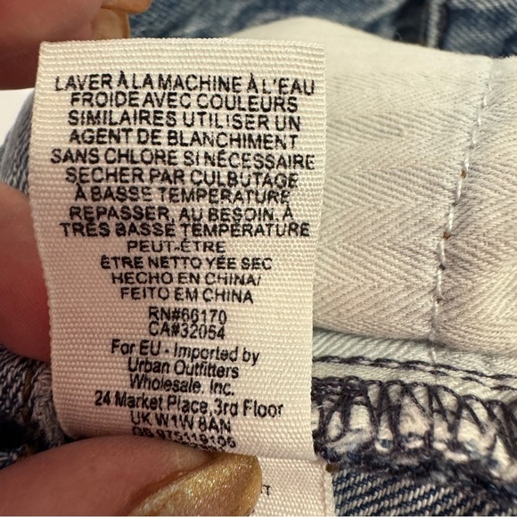 We The Free Butterfly Embroidered Denim Cutoff Shorts Size 26 - Picture 8 of 12